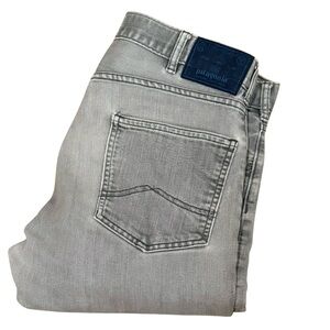 Patagonia Men's Performance Straight Fit Jeans Style 56025 — 32x32, Light Gray